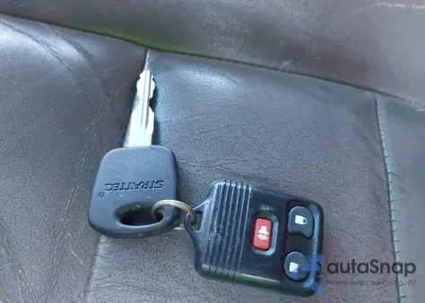 2001 Ford F-150 King Ranch Edition/Lariat/Xlt z USA, uszkodzony, nr VIN 1FTRW08L71KF97867